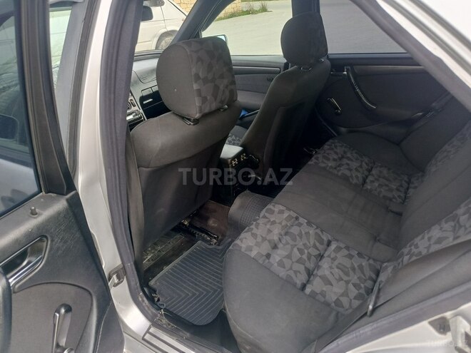 Mercedes C 220 d 1999, 278,845 km - 2.2 l - Bakı