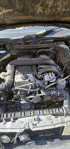 Mercedes E 220 d 1990, 456,324 km - 2.2 l - Sumqayıt