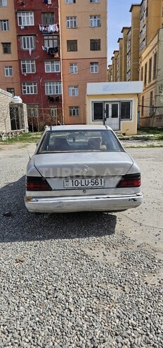 Mercedes E 220 d 1990, 456,324 km - 2.2 l - Sumqayıt