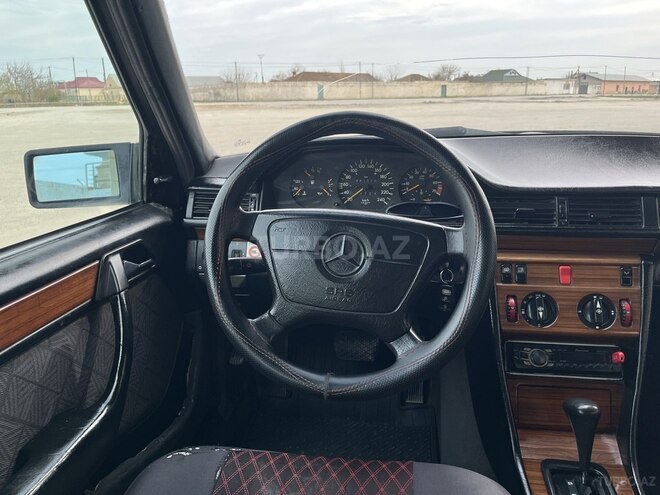 Mercedes E 220 1995, 441,576 km - 2.2 л - Bakı