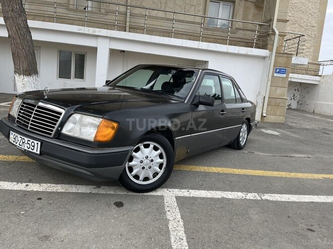 Mercedes E 220 1995, 441,576 km - 2.2 л - Bakı