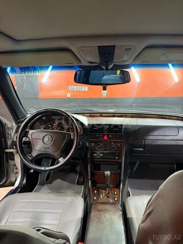 Mercedes C 180 2000, 330,000 km - 1.8 l - Bakı