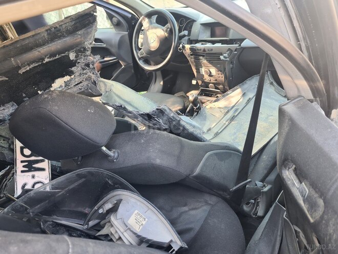 Opel Astra 2005, 100,000 km - 1.4 l - Yevlax