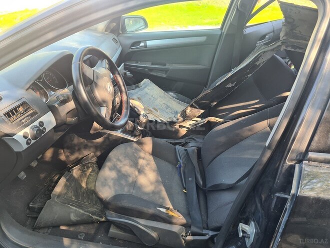 Opel Astra 2005, 100,000 km - 1.4 l - Yevlax