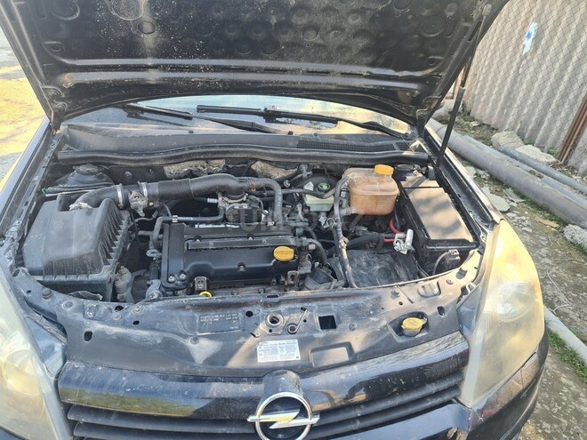 Opel Astra 2005, 100,000 km - 1.4 l - Yevlax