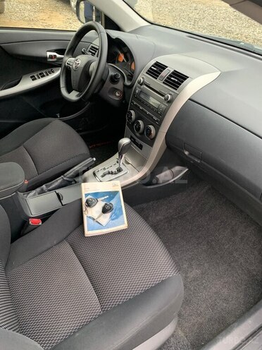 Toyota Corolla 2013, 283,000 km - 1.6 l - Bakı