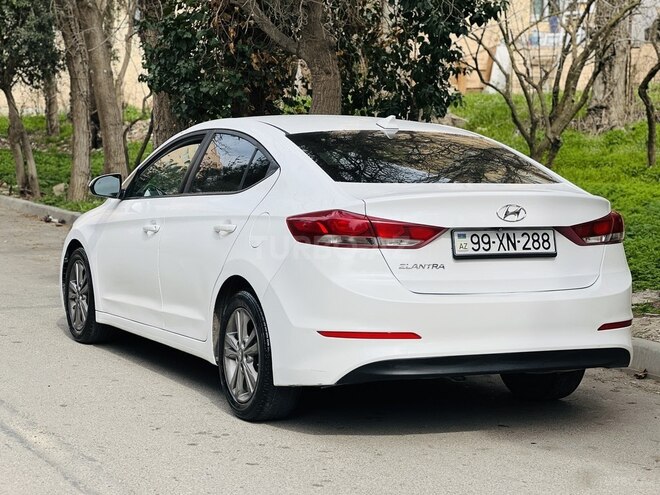 Hyundai Elantra 2017, 268,793 km - 2.0 л - Bakı
