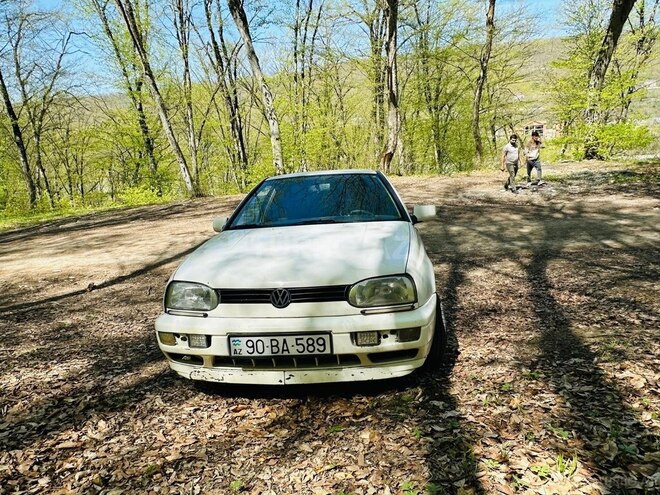Volkswagen Golf 1997, 250,000 km - 1.6 l - Quba