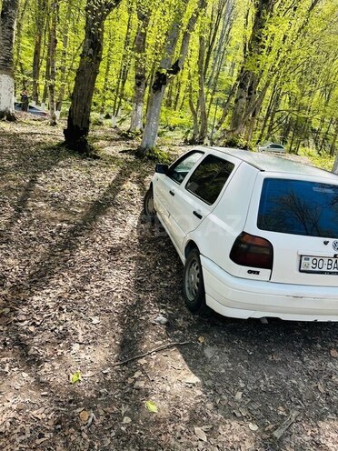 Volkswagen Golf 1997, 250,000 km - 1.6 l - Quba