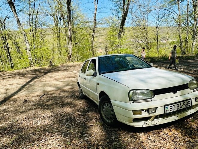 Volkswagen Golf 1997, 250,000 km - 1.6 l - Quba