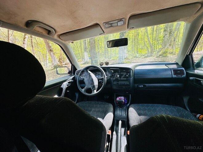 Volkswagen Golf 1997, 250,000 km - 1.6 l - Quba
