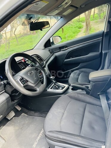 Hyundai Elantra 2017, 268,793 km - 2.0 л - Bakı