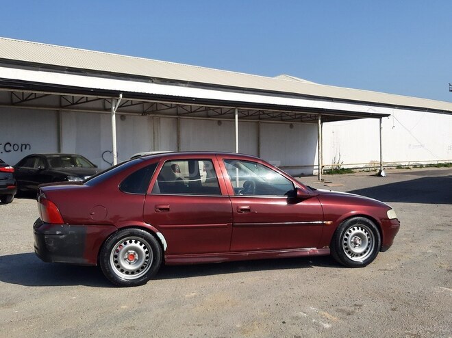 Opel Vectra 1999, 300,000 km - 1.6 l - Bakı