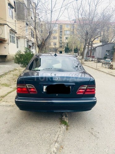 Mercedes E 270 2001, 450,000 km - 2.7 l - Bakı