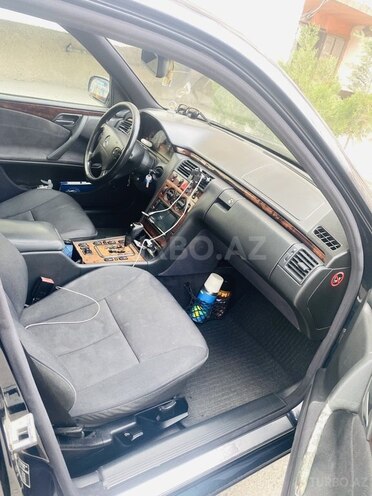 Mercedes E 270 2001, 450,000 km - 2.7 l - Bakı