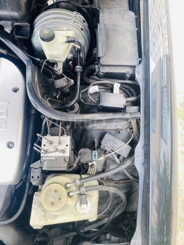 Mercedes E 270 2001, 450,000 km - 2.7 l - Bakı