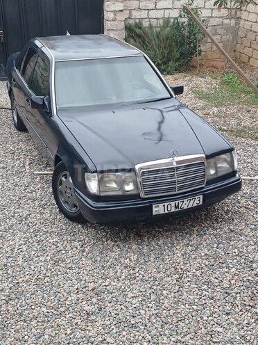 Mercedes E 220 1993, 352,000 km - 2.2 l - Bakı