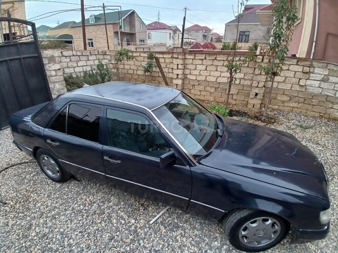 Mercedes E 220 1993, 352,000 km - 2.2 l - Bakı
