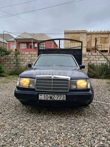 Mercedes E 220 1993, 352,000 km - 2.2 l - Bakı