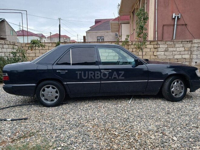 Mercedes E 220 1993, 352,000 km - 2.2 l - Bakı