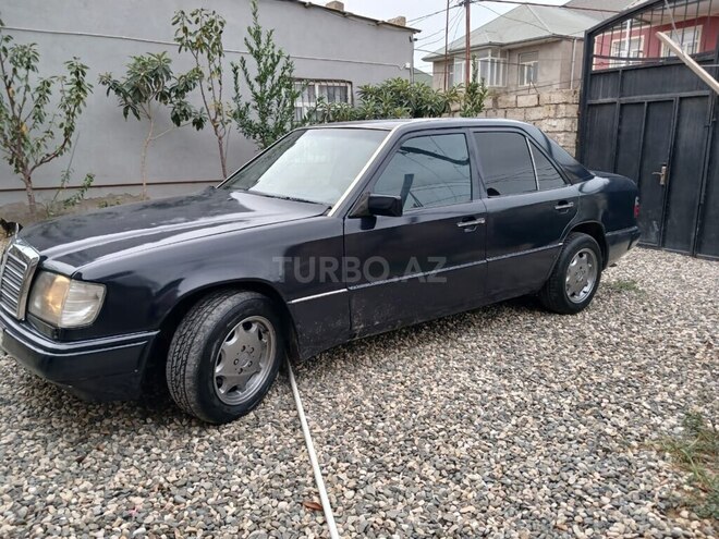 Mercedes E 220 1993, 352,000 km - 2.2 l - Bakı
