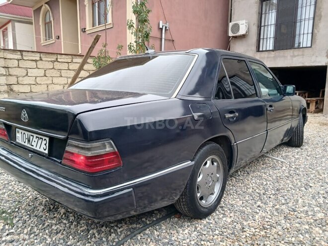 Mercedes E 220 1993, 352,000 km - 2.2 l - Bakı