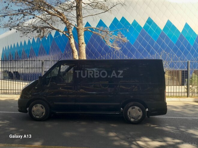 Ford Transit-4