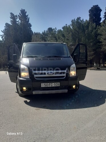 Ford Transit-10