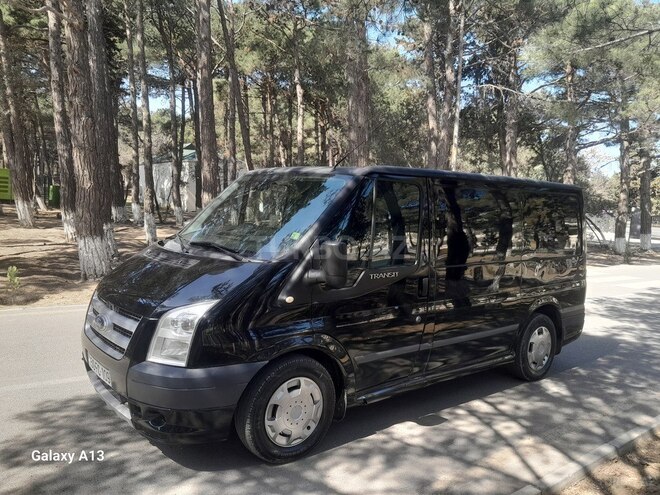 Ford Transit-13