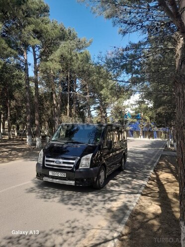 Ford Transit-12