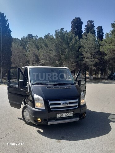 Ford Transit-9