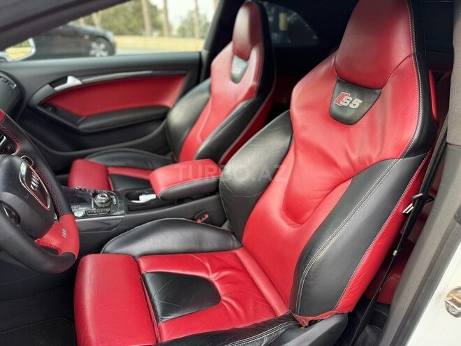 Audi S5 2010, 143,633 km - 4.2 l - Bakı