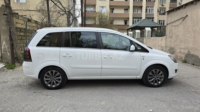 Opel Zafira 2010, 285,000 km - 1.7 l - Bakı