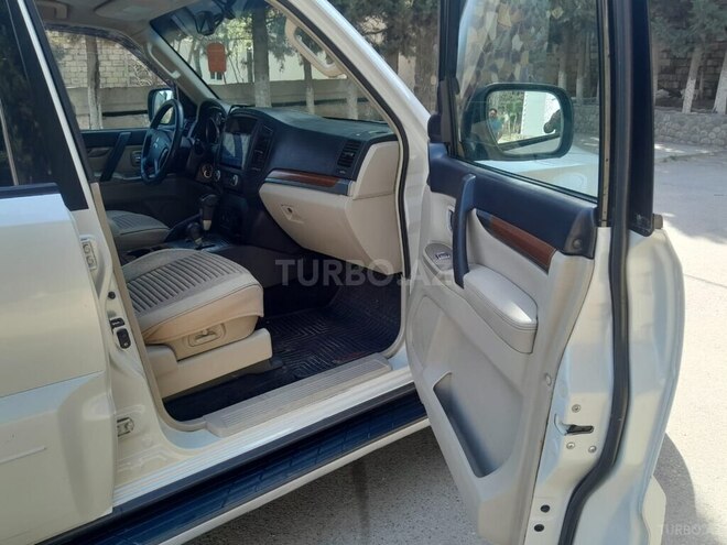 Mitsubishi Pajero 2007, 266,000 km - 3.8 л - Bakı