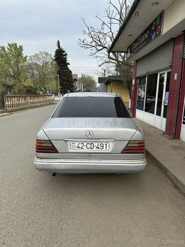 Mercedes E 250 1991, 345,670 km - 2.5 л - Lənkəran