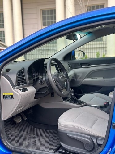 Hyundai Elantra 2017, 150,000 km - 2.0 l - Bakı