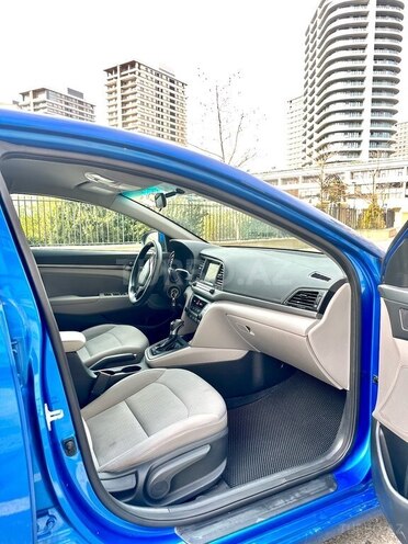 Hyundai Elantra 2017, 150,000 km - 2.0 l - Bakı