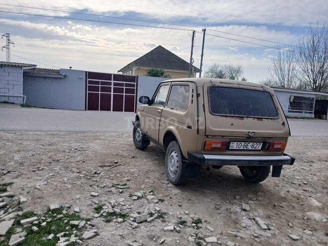 LADA (VAZ) Niva 1988, 171,070 km - 1.6 л - Salyan