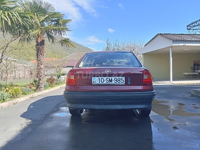 Opel Astra 1992, 395,000 km - 1.6 l - Zaqatala