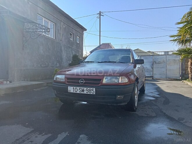Opel Astra 1992, 395,000 km - 1.6 l - Zaqatala