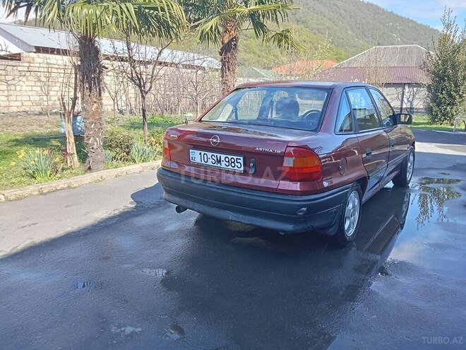 Opel Astra 1992, 395,000 km - 1.6 l - Zaqatala