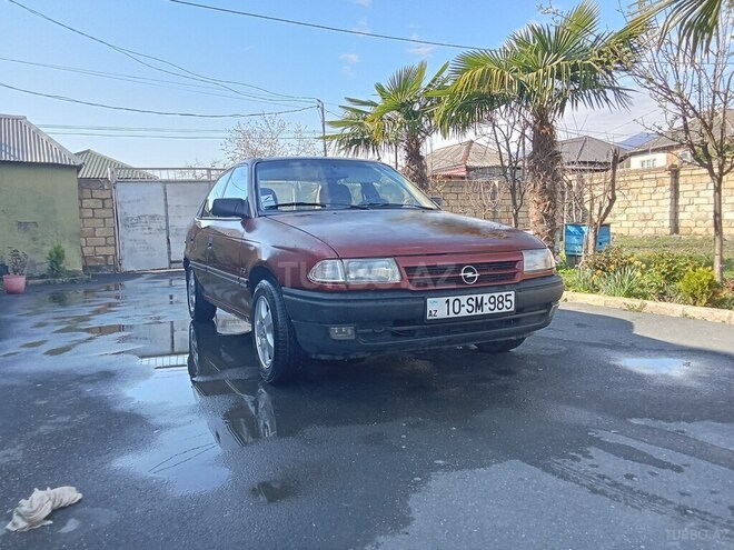 Opel Astra 1992, 395,000 km - 1.6 l - Zaqatala