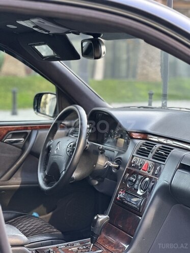 Mercedes E 220 d 2001, 557,000 km - 2.2 l - Bakı