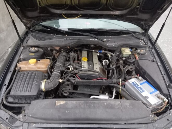 Opel Omega 1996, 333,210 km - 2.0 l - Qax