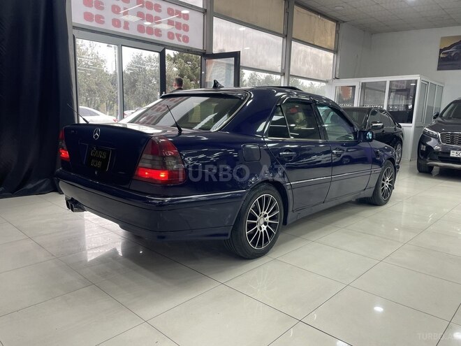 Mercedes C 200-13