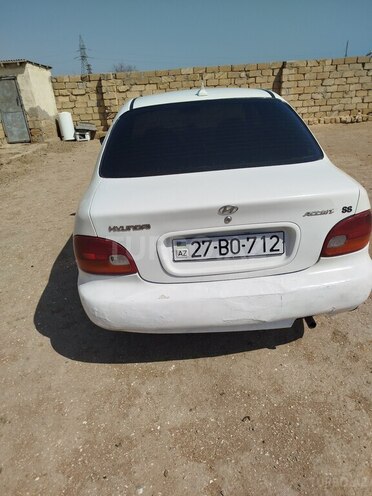 Hyundai Elantra 1995, 200,000 km - 2.0 l - Bakı