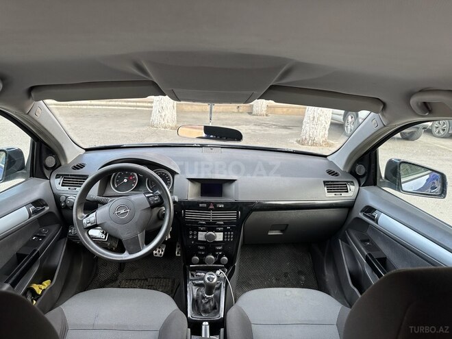 Opel Astra 2004, 238,000 km - 1.4 l - Bakı