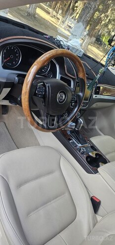 Volkswagen Touareg 2010, 233,500 km - 2.8 l - Sumqayıt