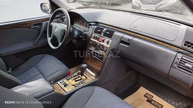Mercedes E 240 1999, 264,000 km - 2.4 l - Bakı