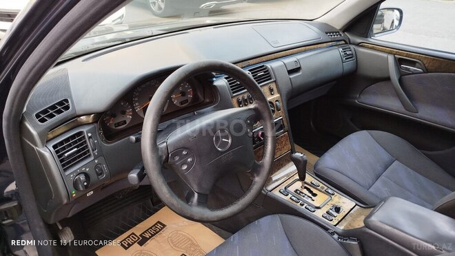 Mercedes E 240 1999, 264,000 km - 2.4 l - Bakı